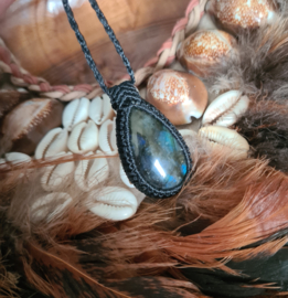 Macramé ketting Labradoriet