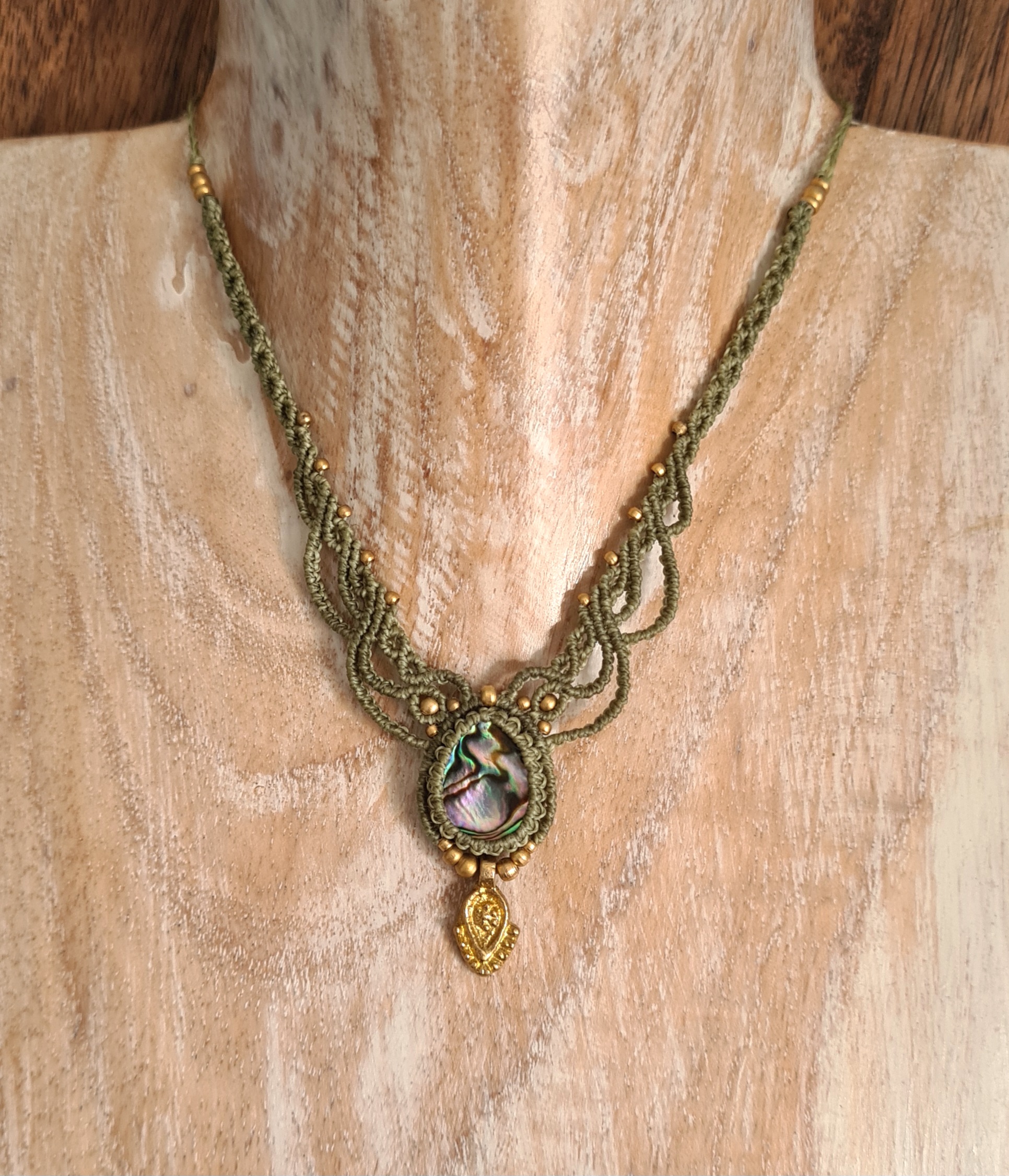 Macramé ketting Abalone