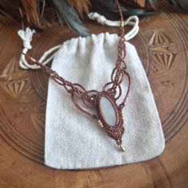 Macramé ketting  Belmoriet Maansteen