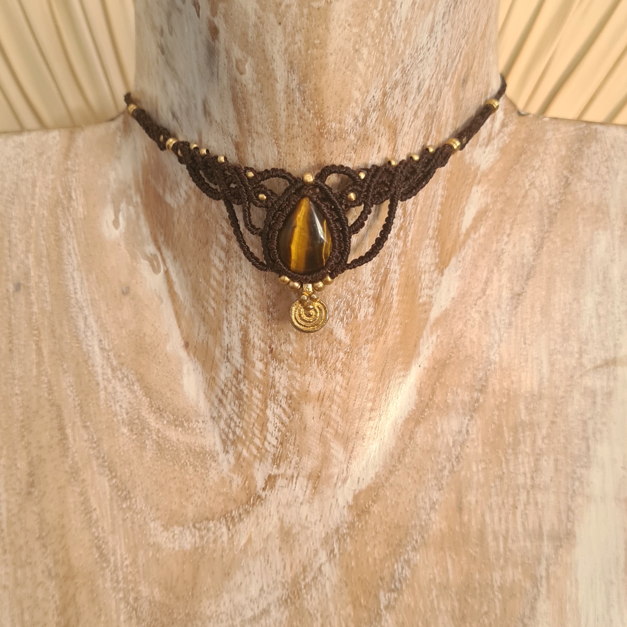 Macramé choker Tijgeroog