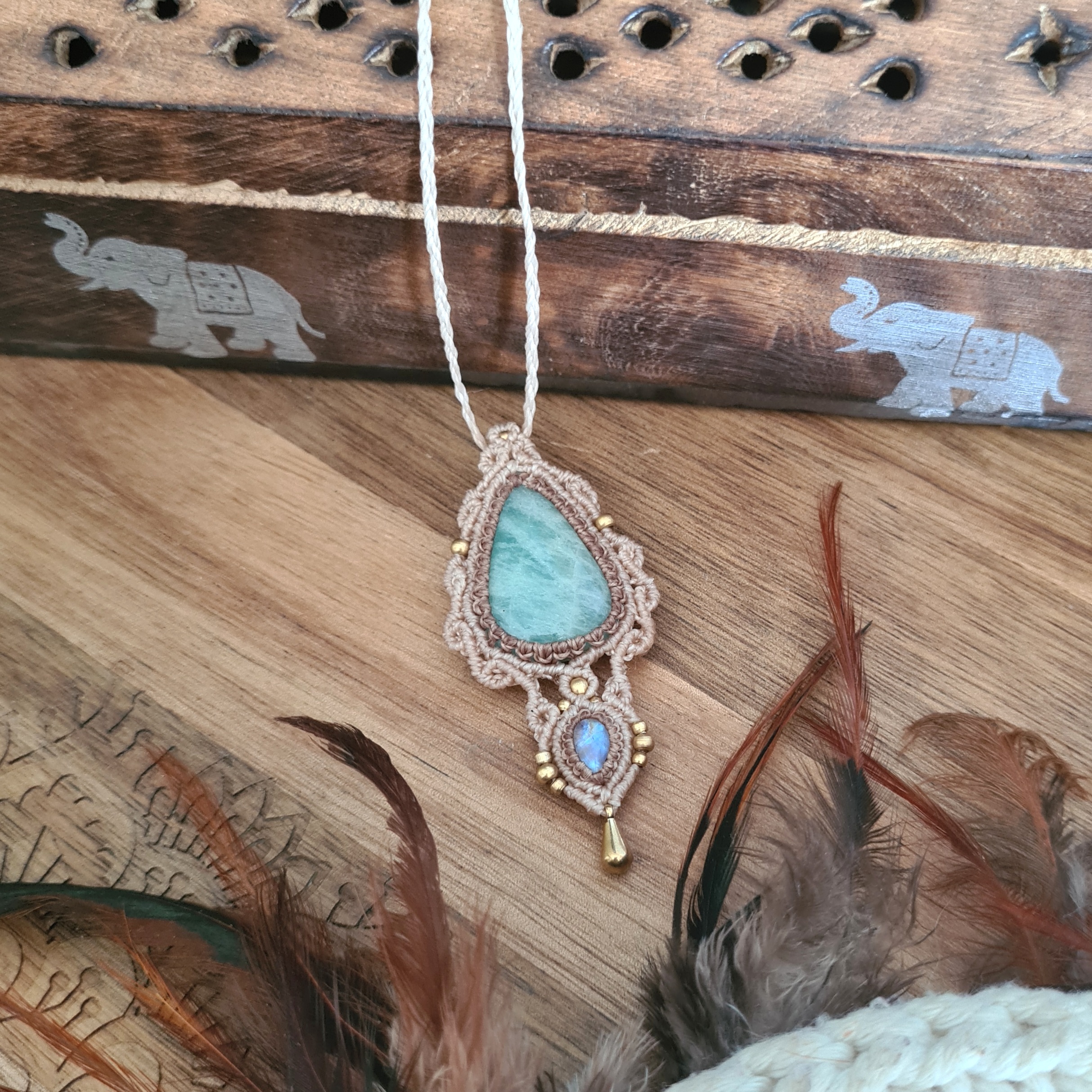 Macramé ketting Amazoniet en Maansteen