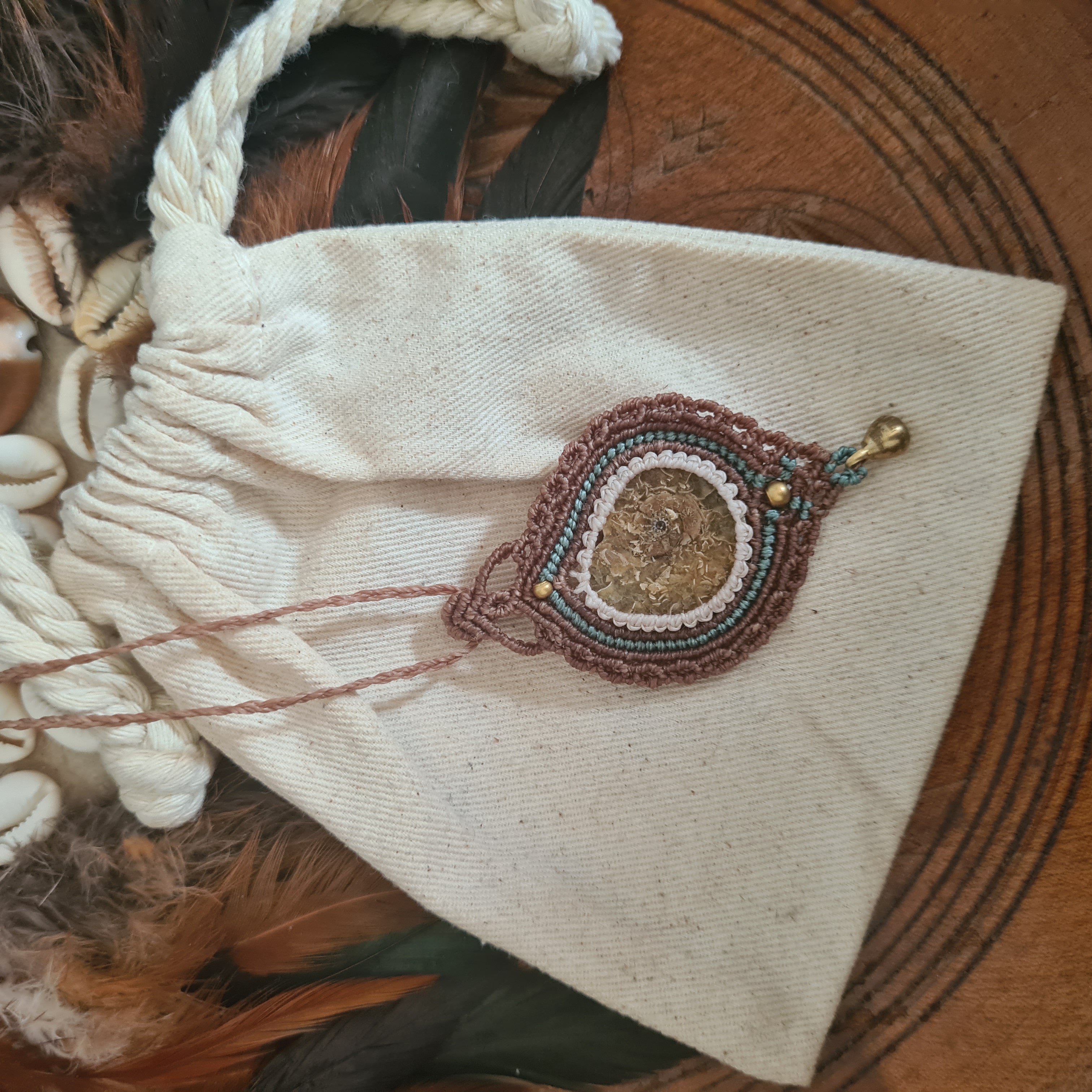 Macramé ketting Ammoniet