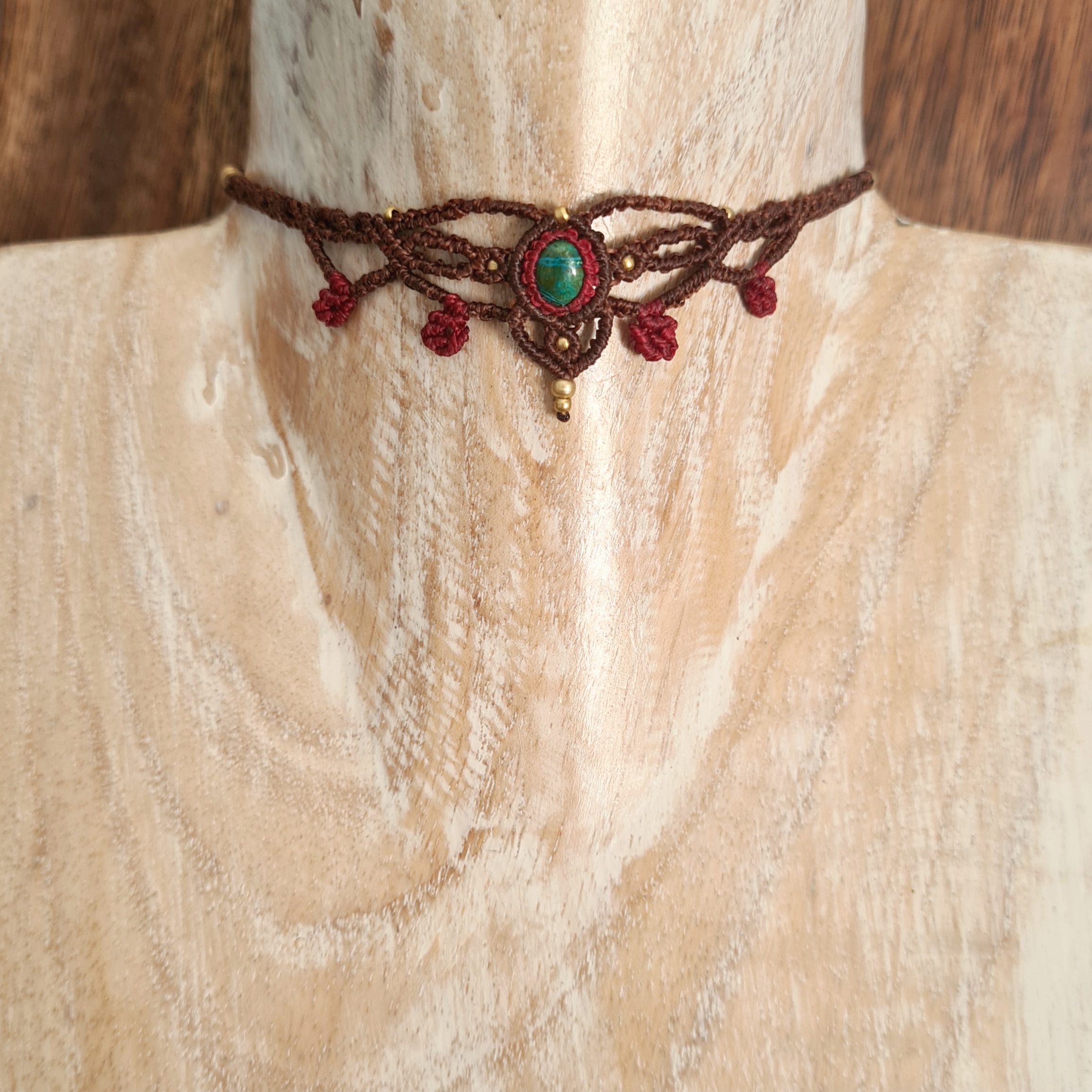 Macramé choker Chrysocolla "Leaves"