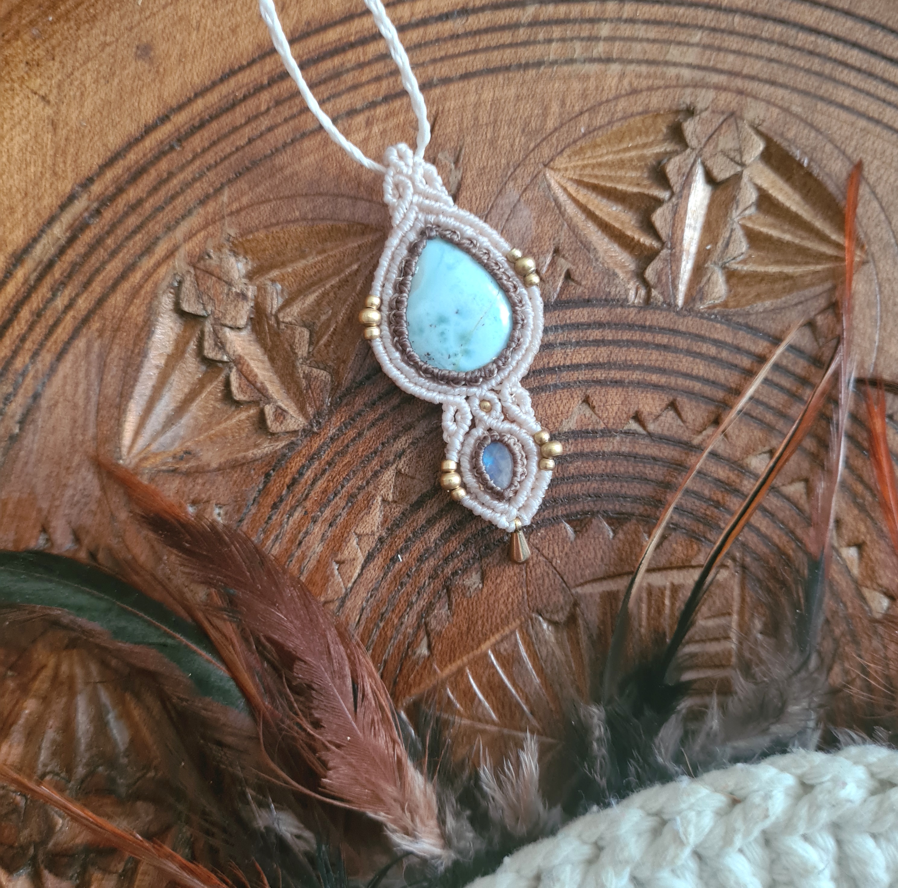 Macramé ketting Larimar en Maansteen