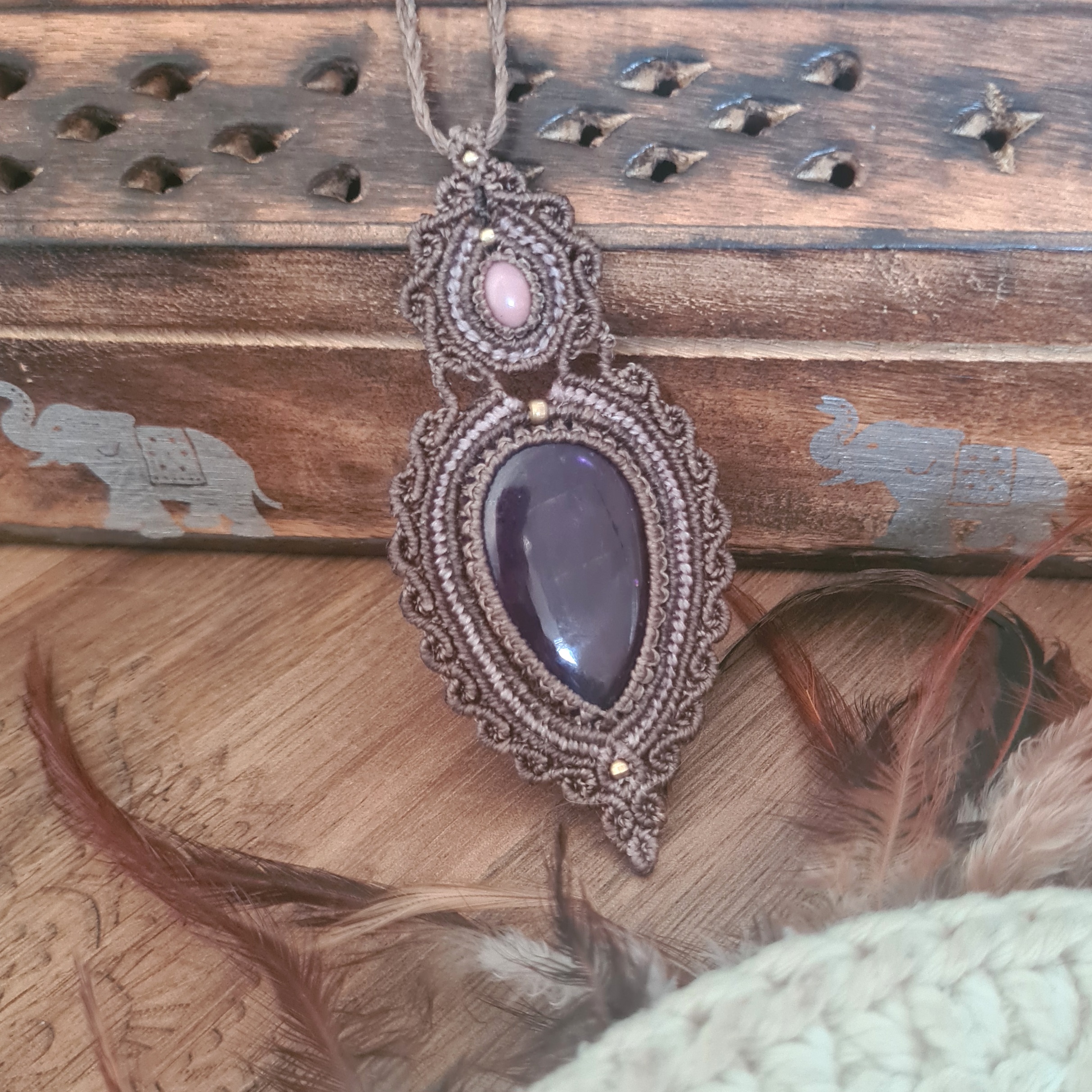 Macramé ketting Amethist en Rhodoniet
