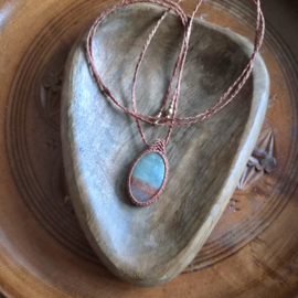 Macramé ketting  Aquamarijn
