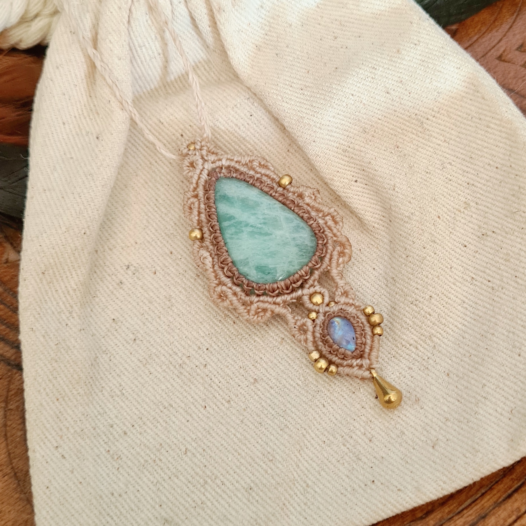 Macramé ketting Amazoniet en Maansteen