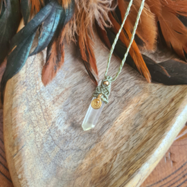 Macramé pendant Bergkristal