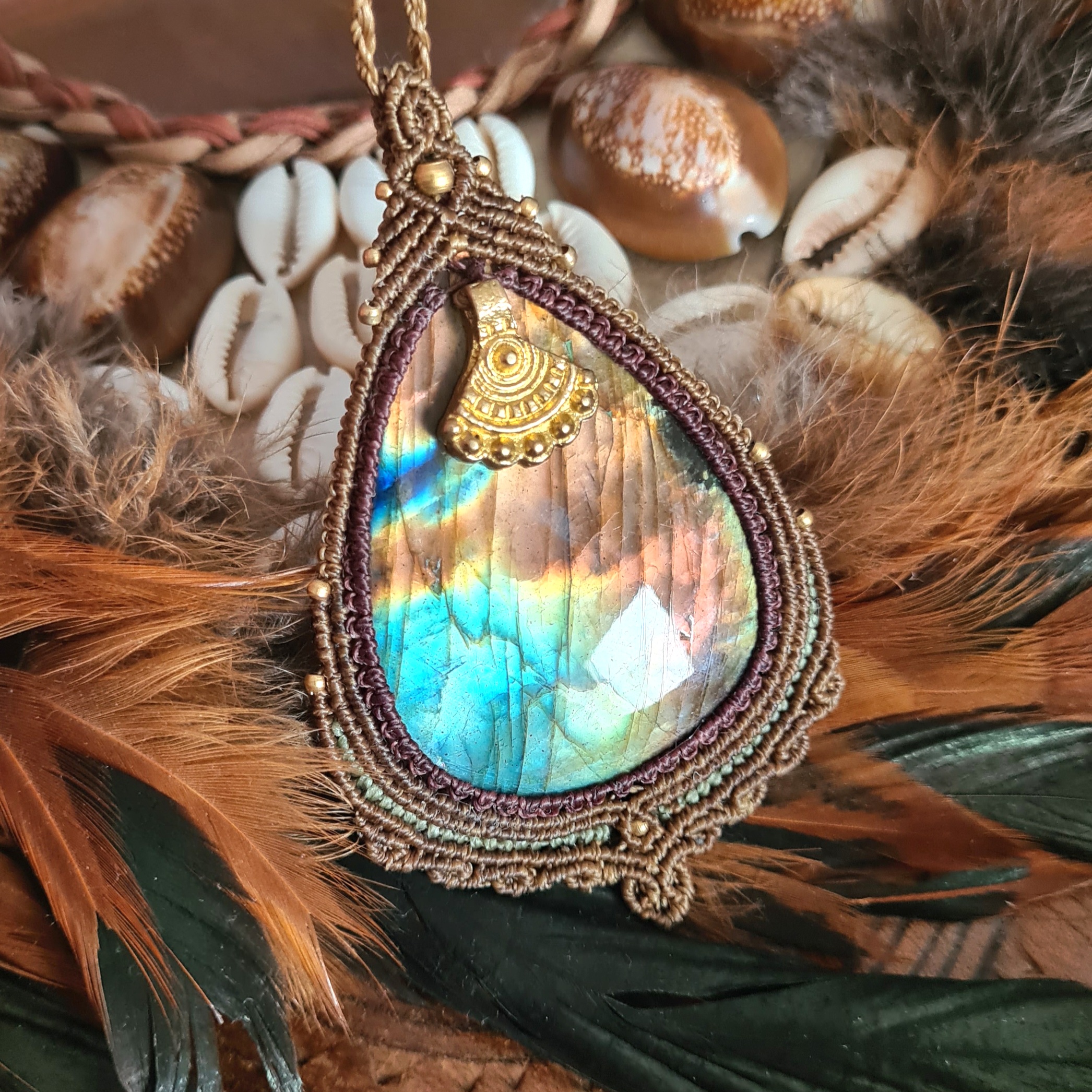 Macramé ketting Labradoriet