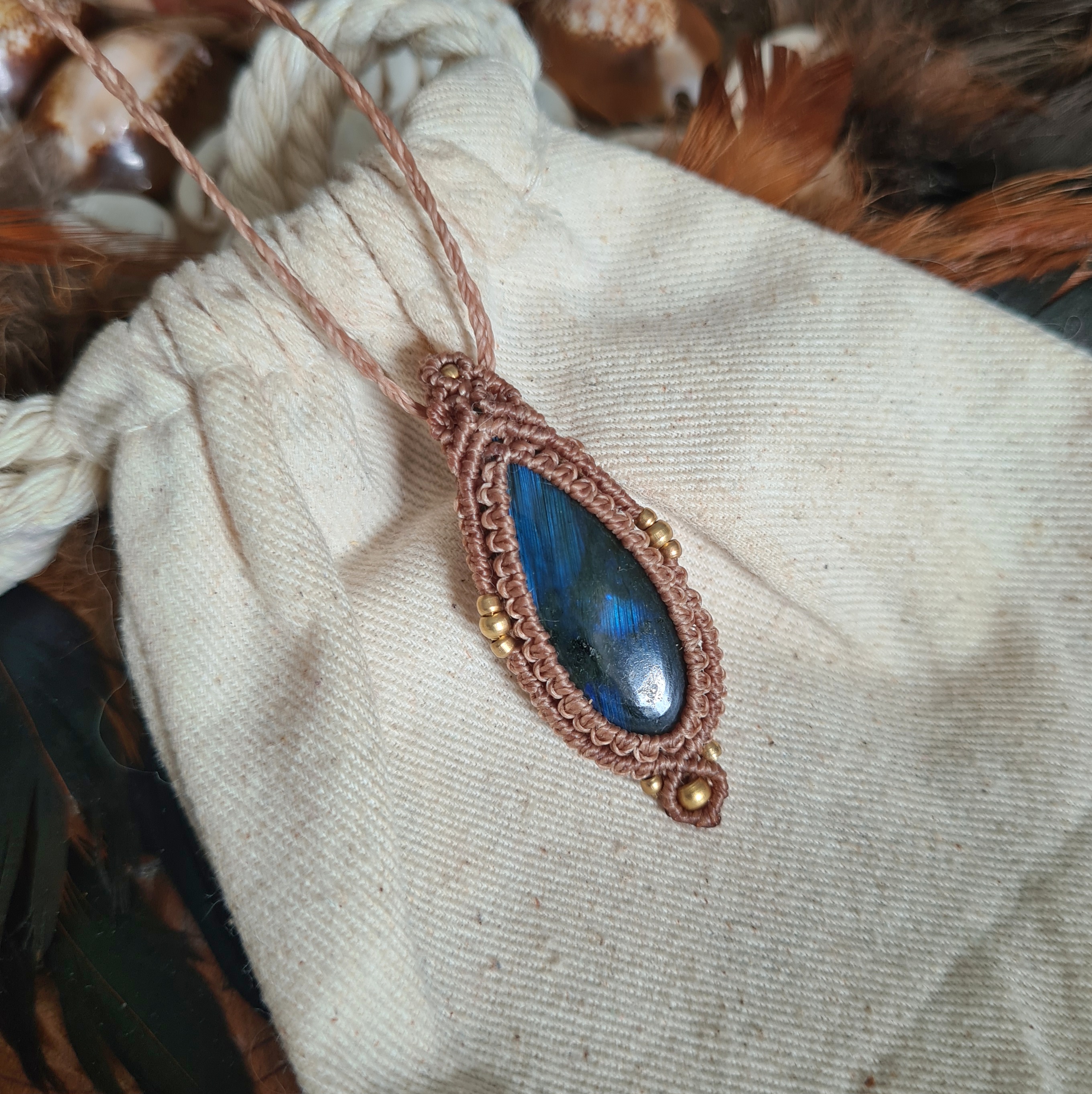 Macramé ketting Labradoriet