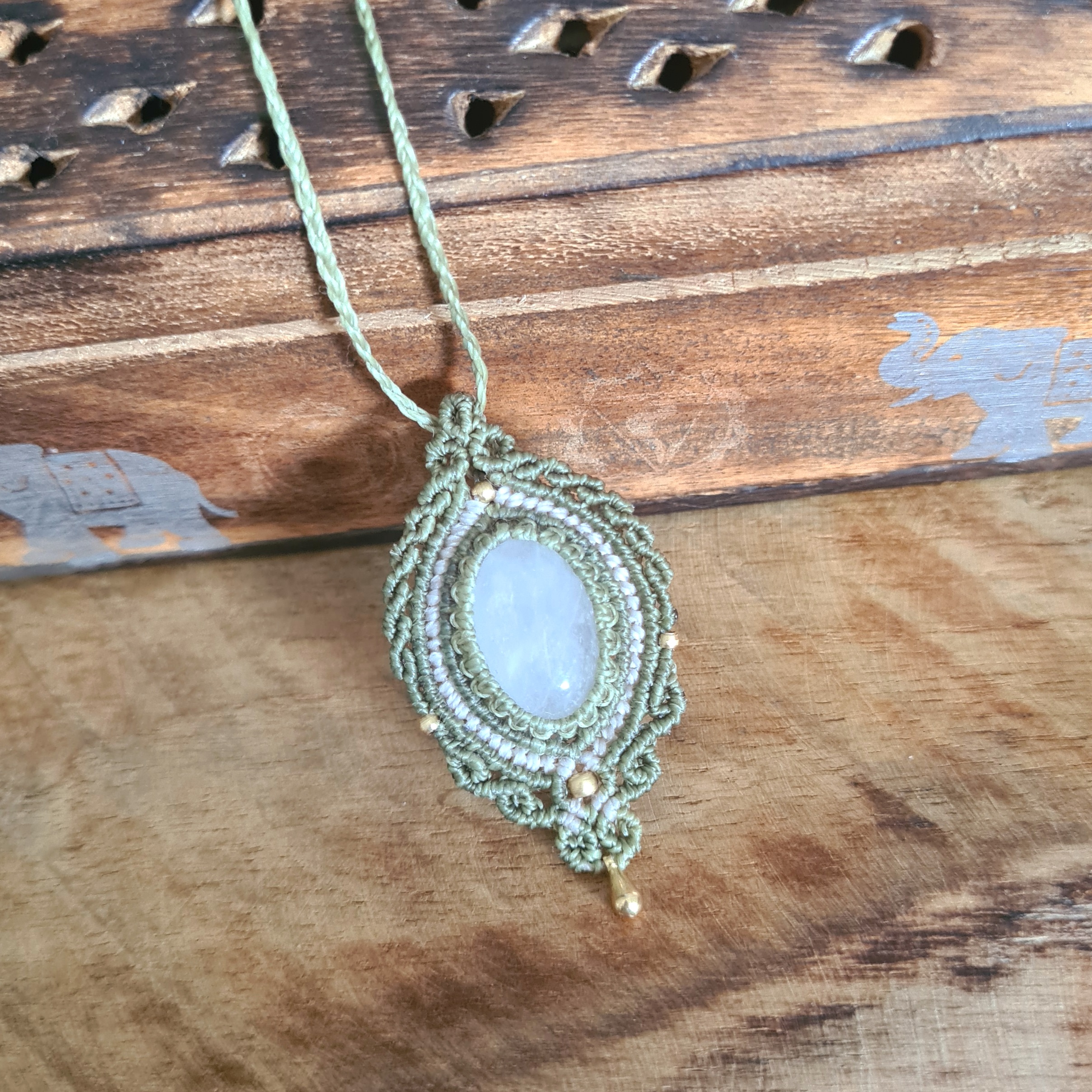 Macramé ketting Bergkristal