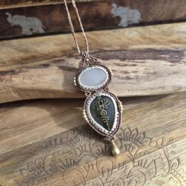 Macramé ketting Labradoriet en Belmoriet Maansteen