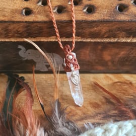Macramé pendant Bergkristal
