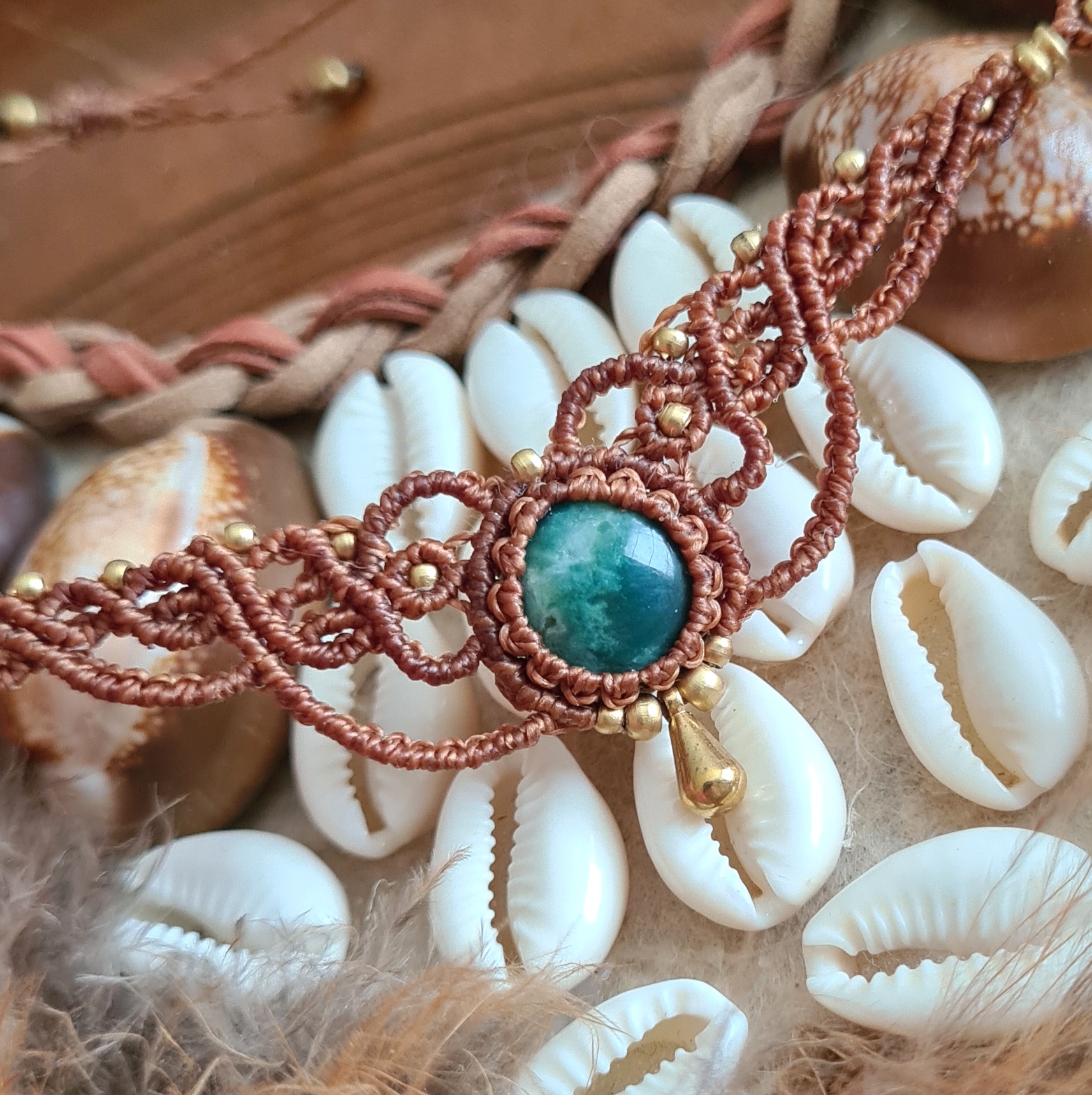 Macramé choker Agaat