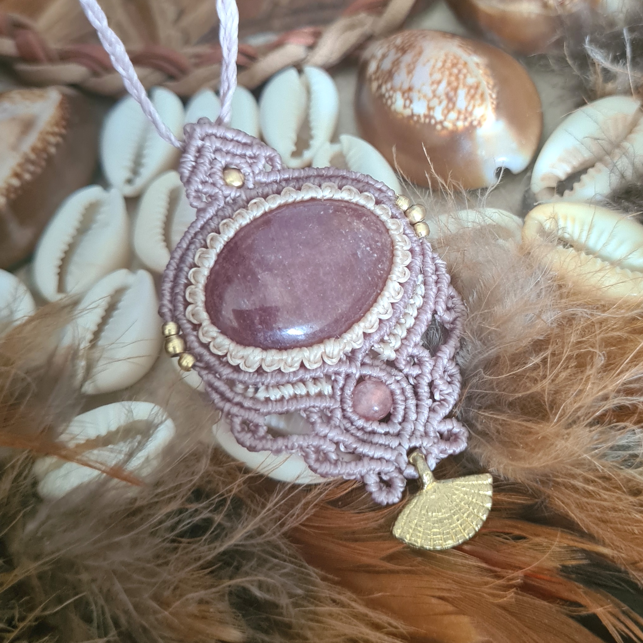 Macramé ketting Aardbeienkwarts