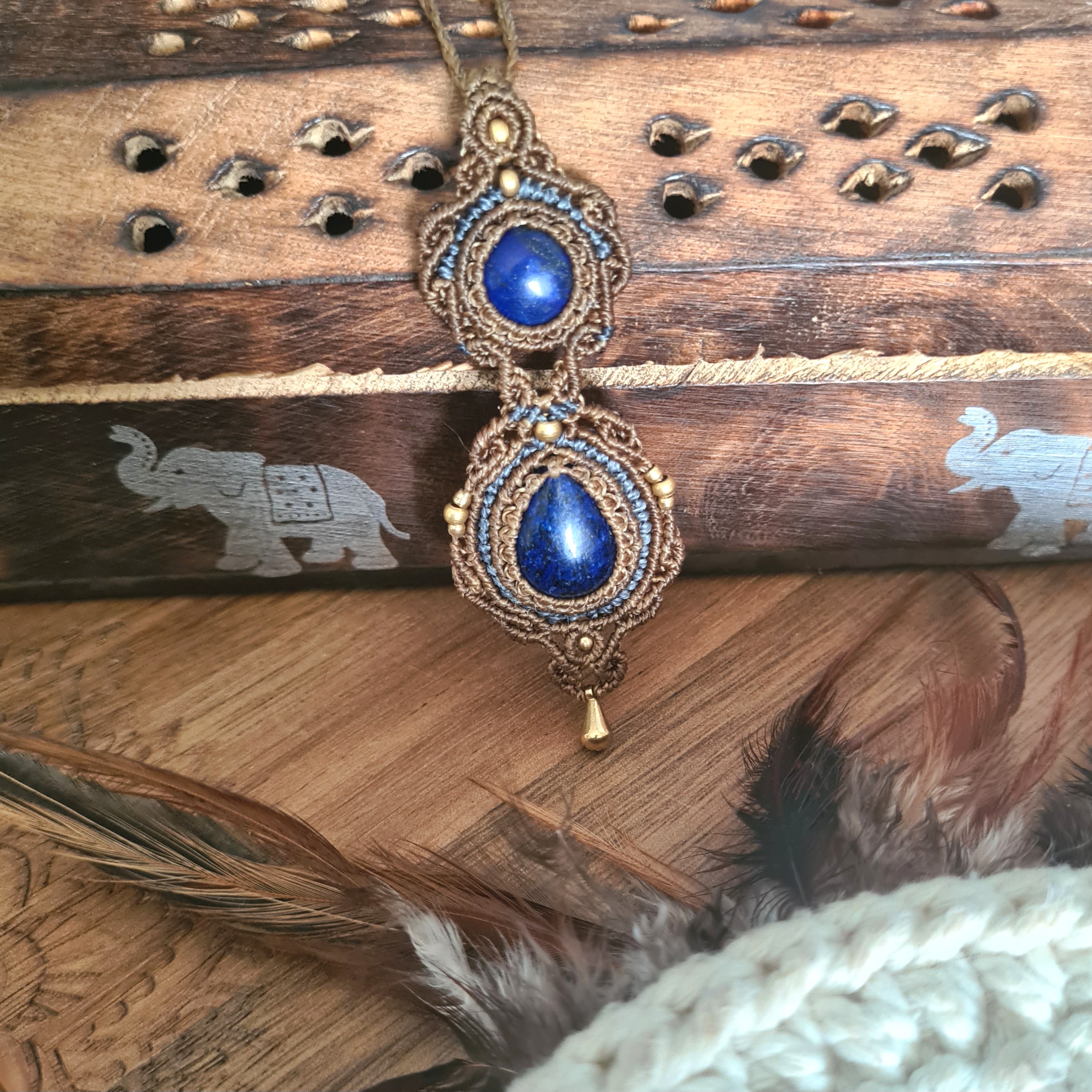 Macramé ketting Lotus Lapis Lazuli