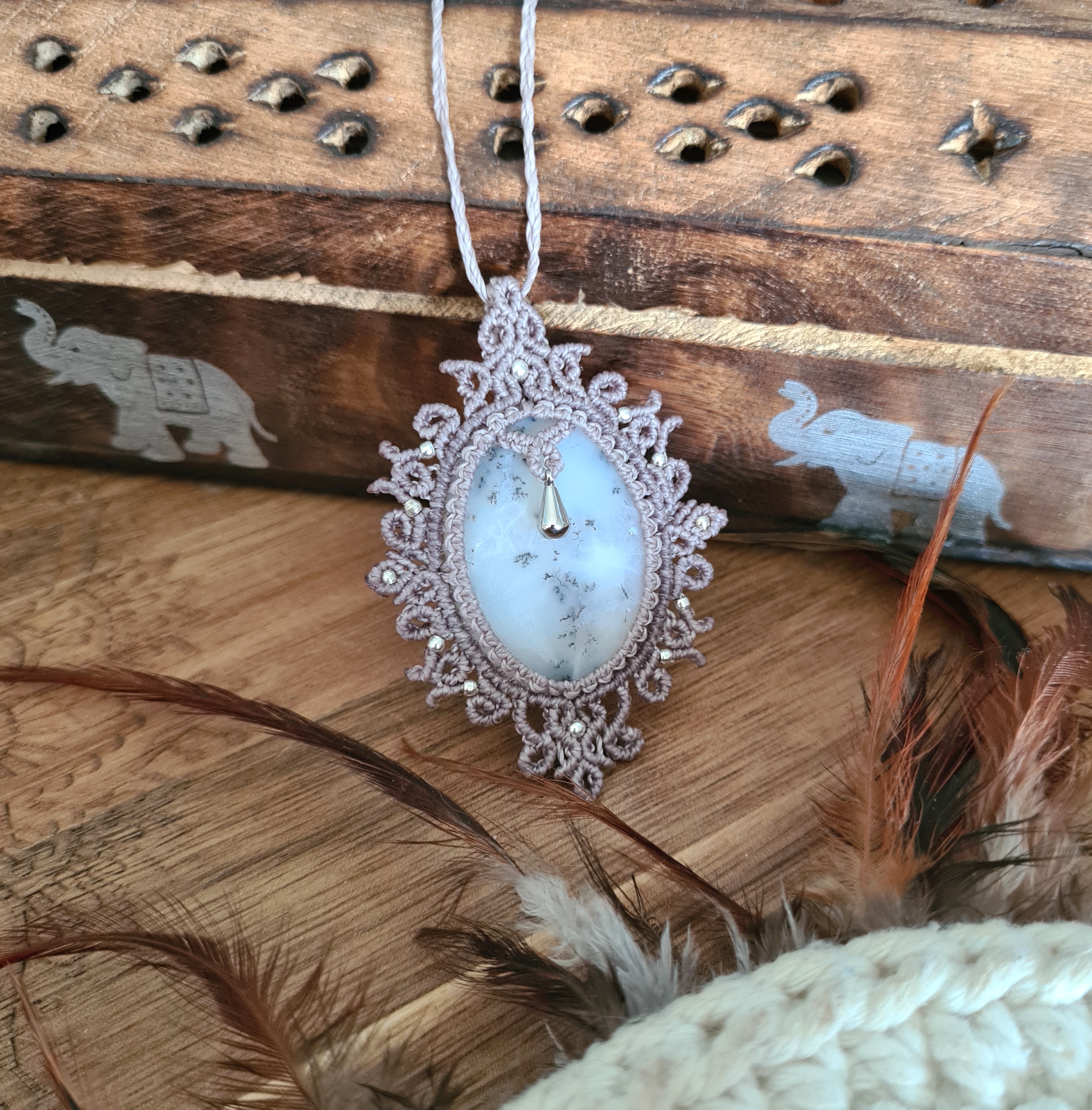Macramé ketting Dendriet Opaal