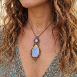 Macramé ketting  Maansteen