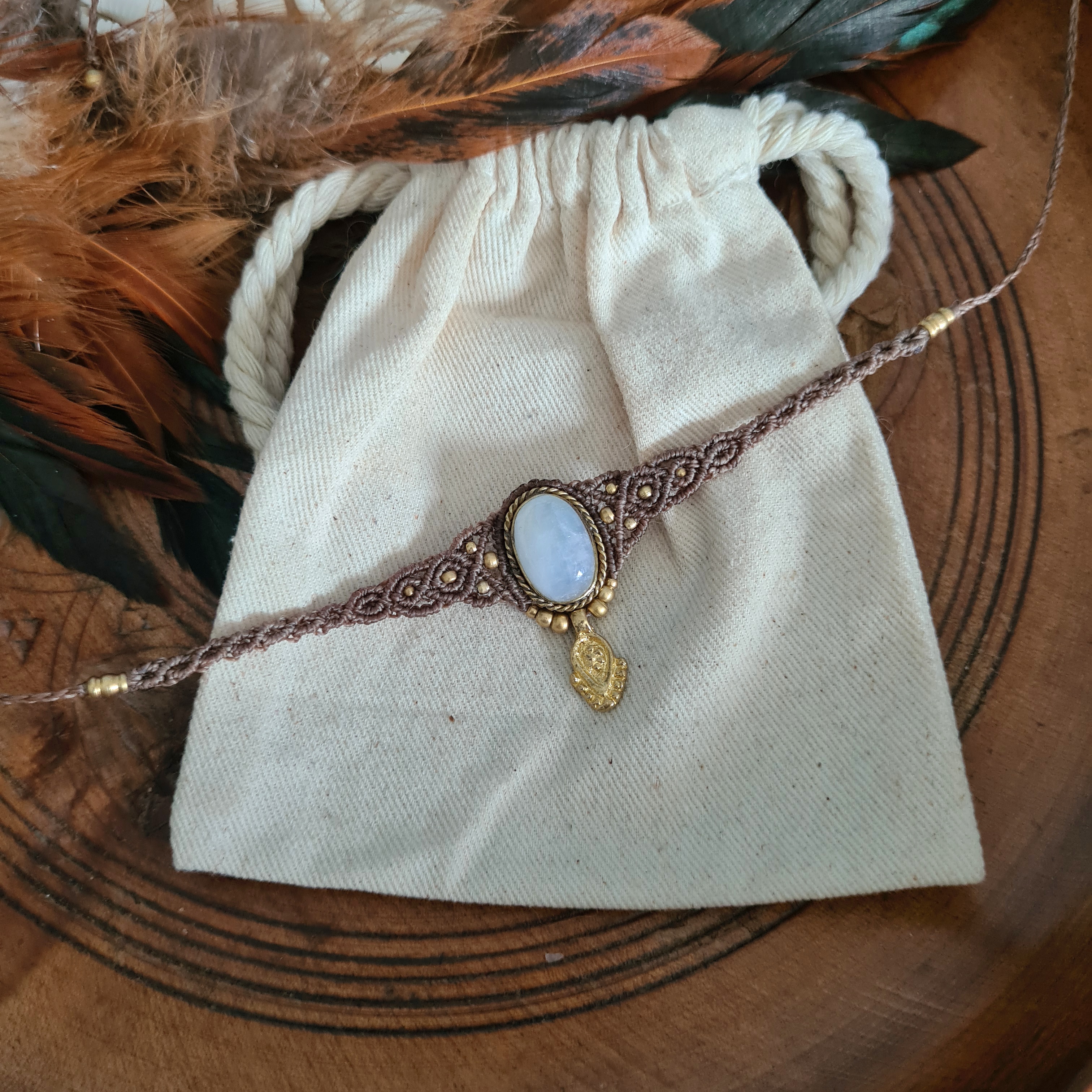 Macramé choker Maansteen