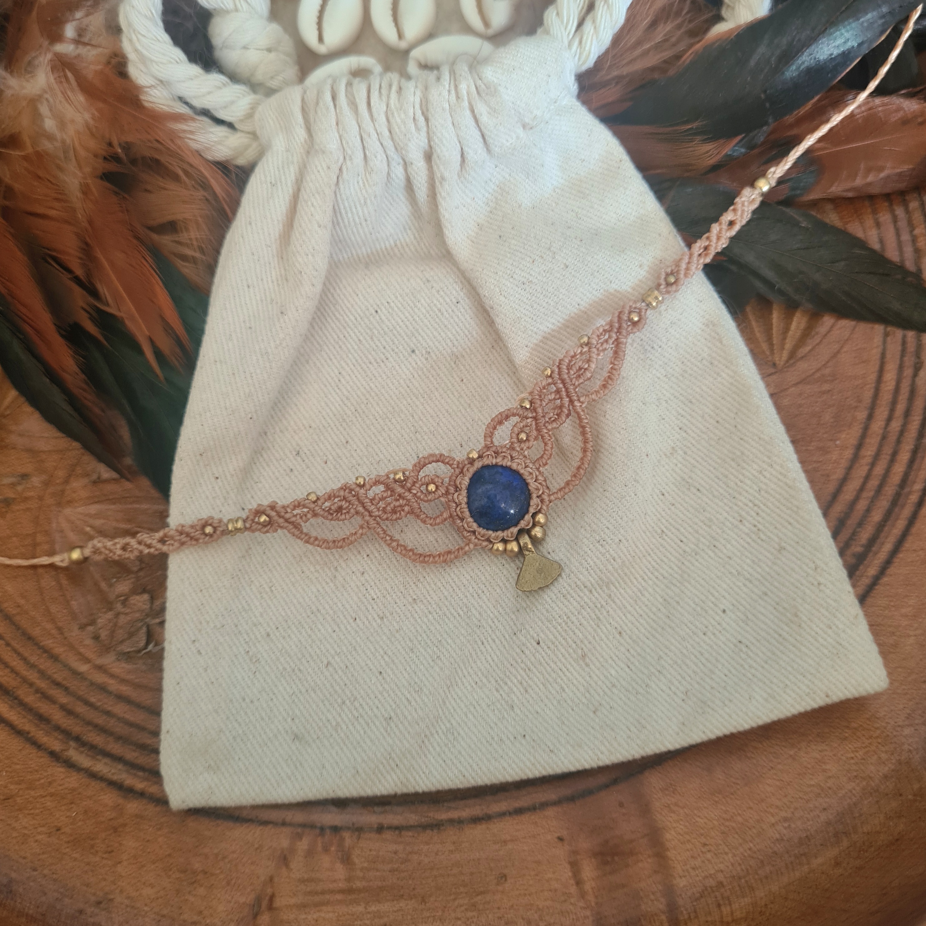 Macramé choker Lapis Lazuli