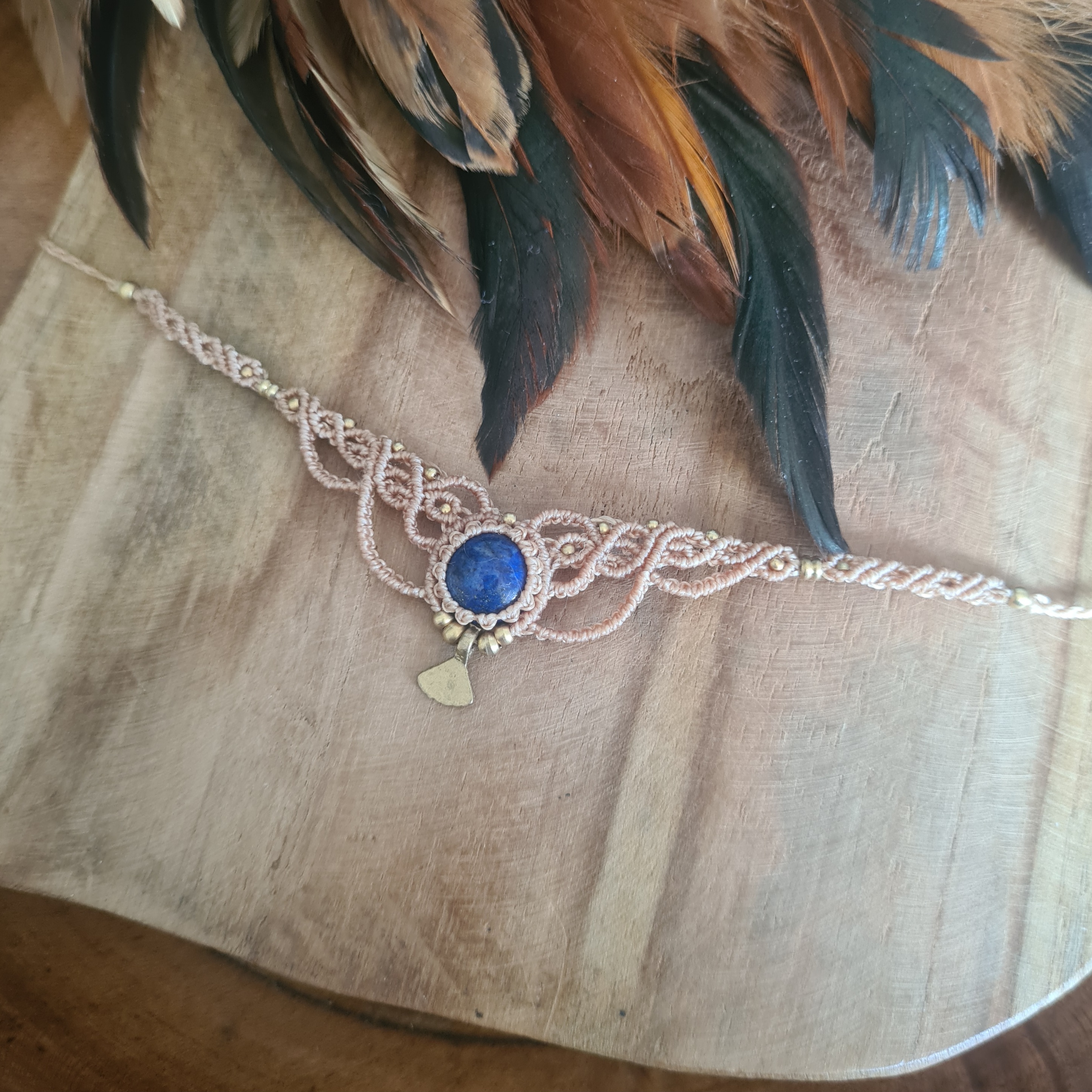 Macramé choker Lapis Lazuli