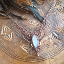 Macramé ketting  Belmoriet Maansteen
