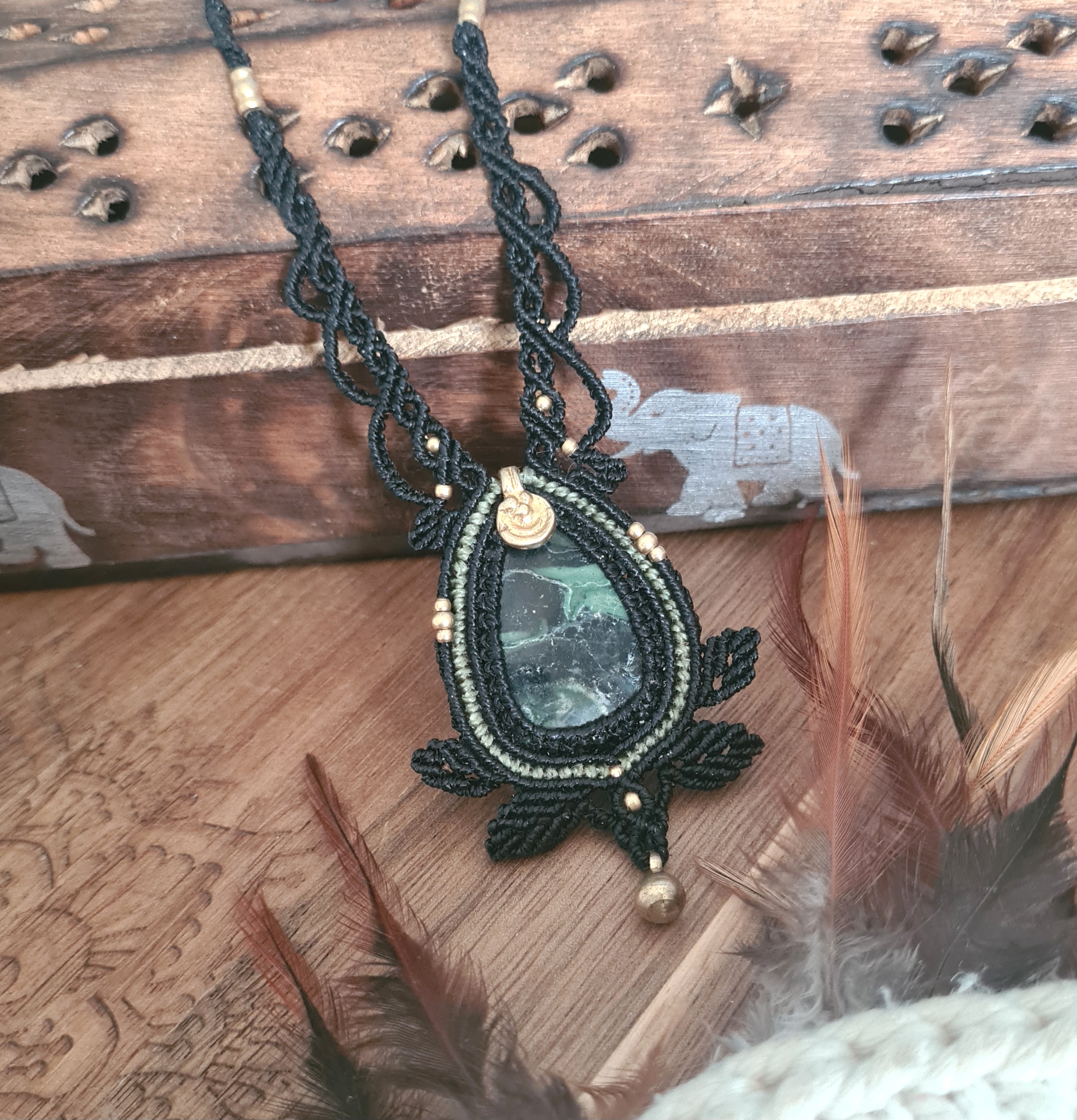 Macramé ketting Kambaba Jaspis