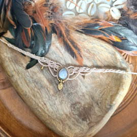Macramé choker Maansteen