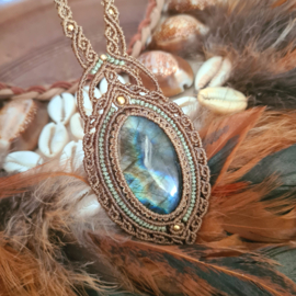 Macramé ketting Labradoriet