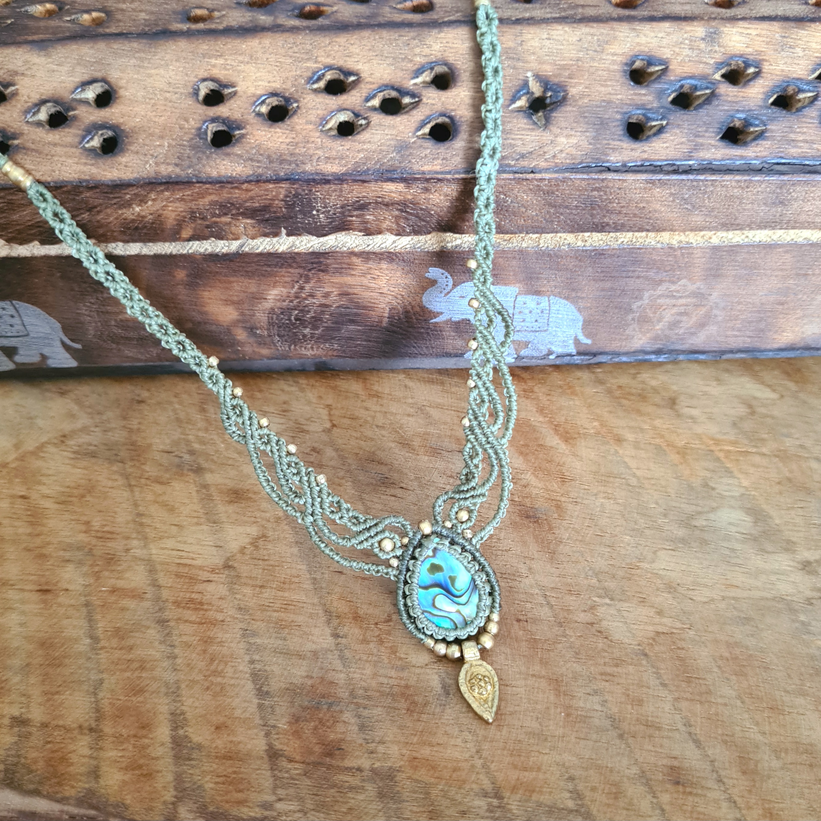 Macramé ketting Abalone
