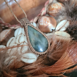 Macramé ketting Labradoriet