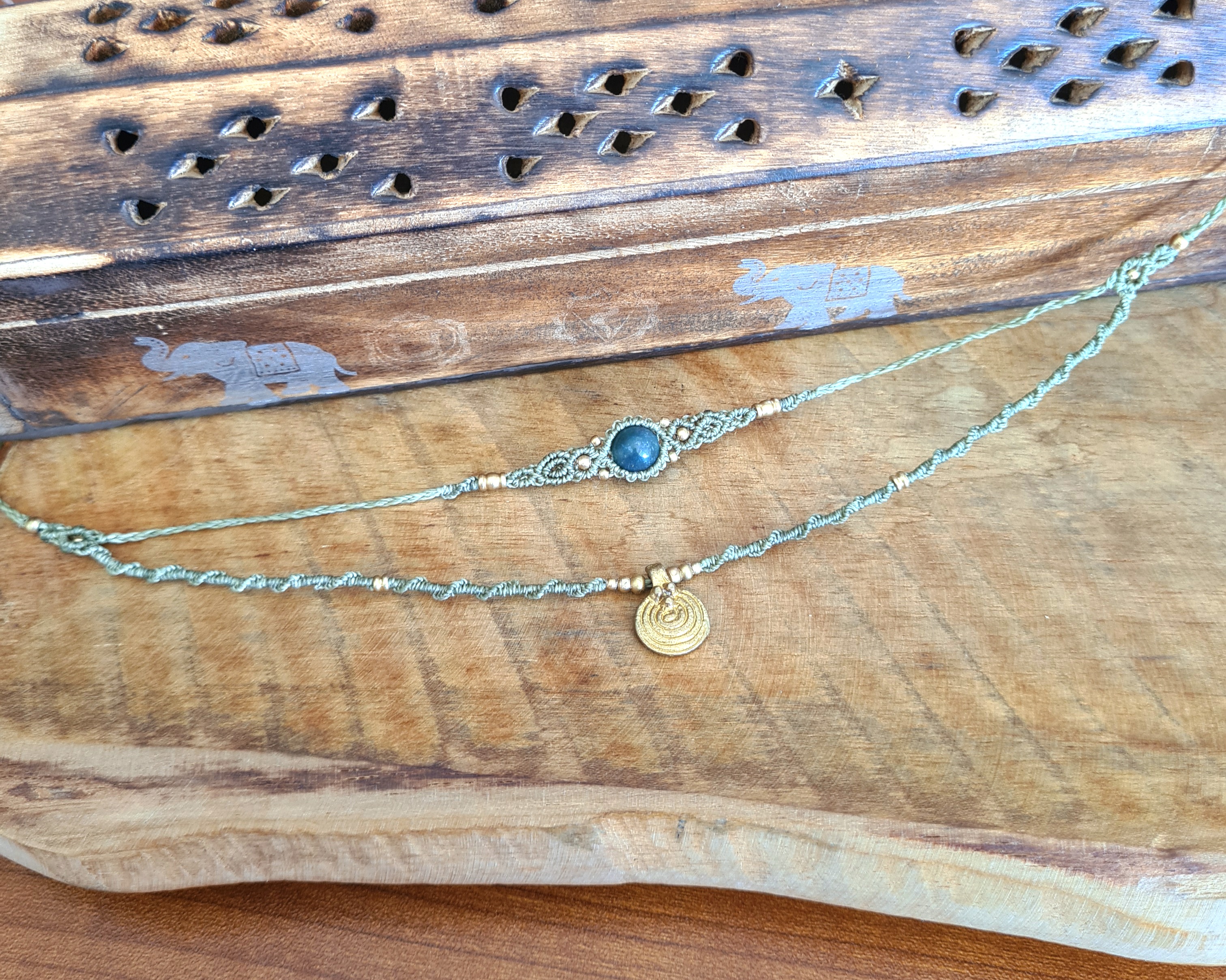 Double layered choker Mosagaat