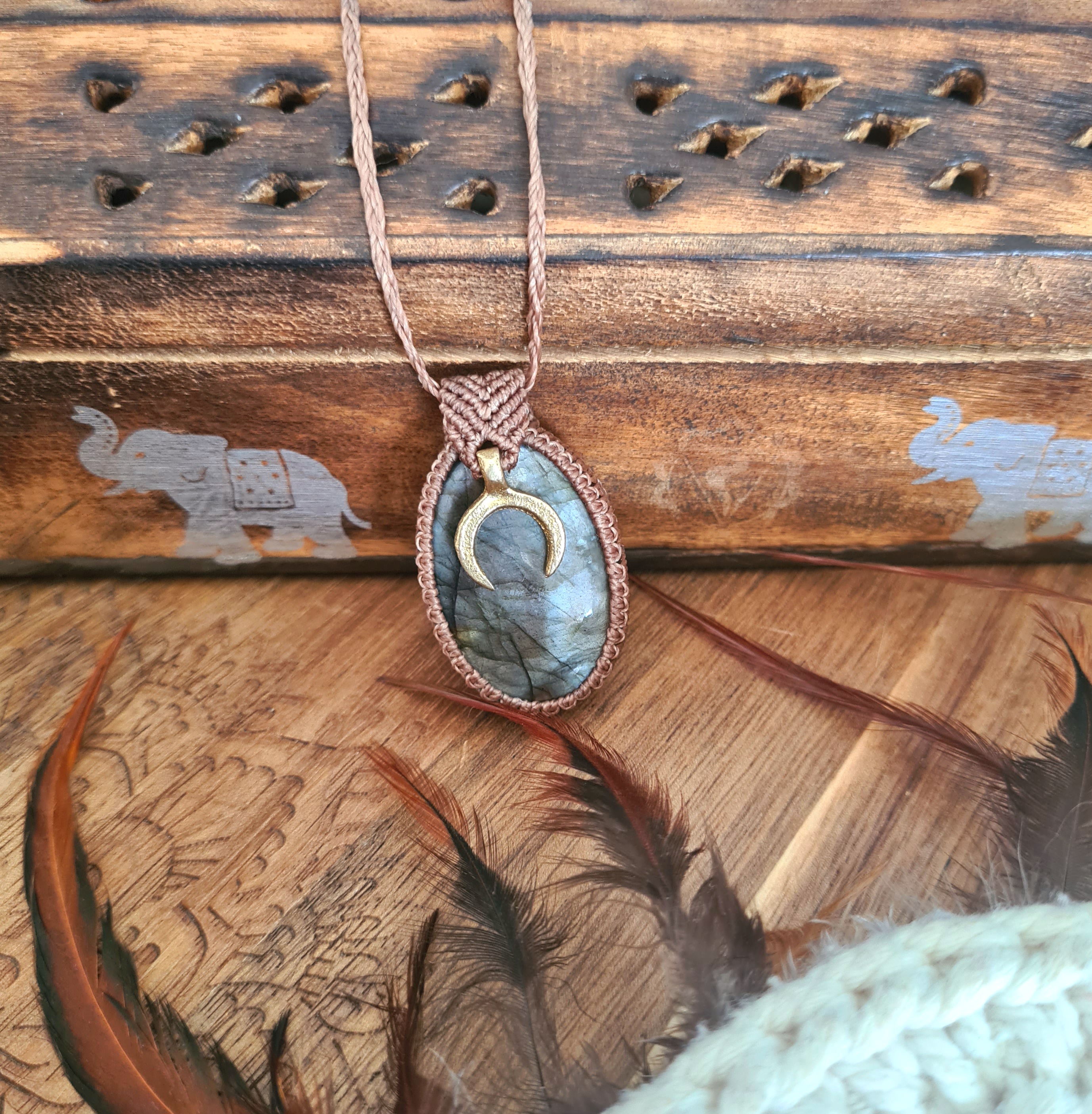 Macramé ketting Labradoriet