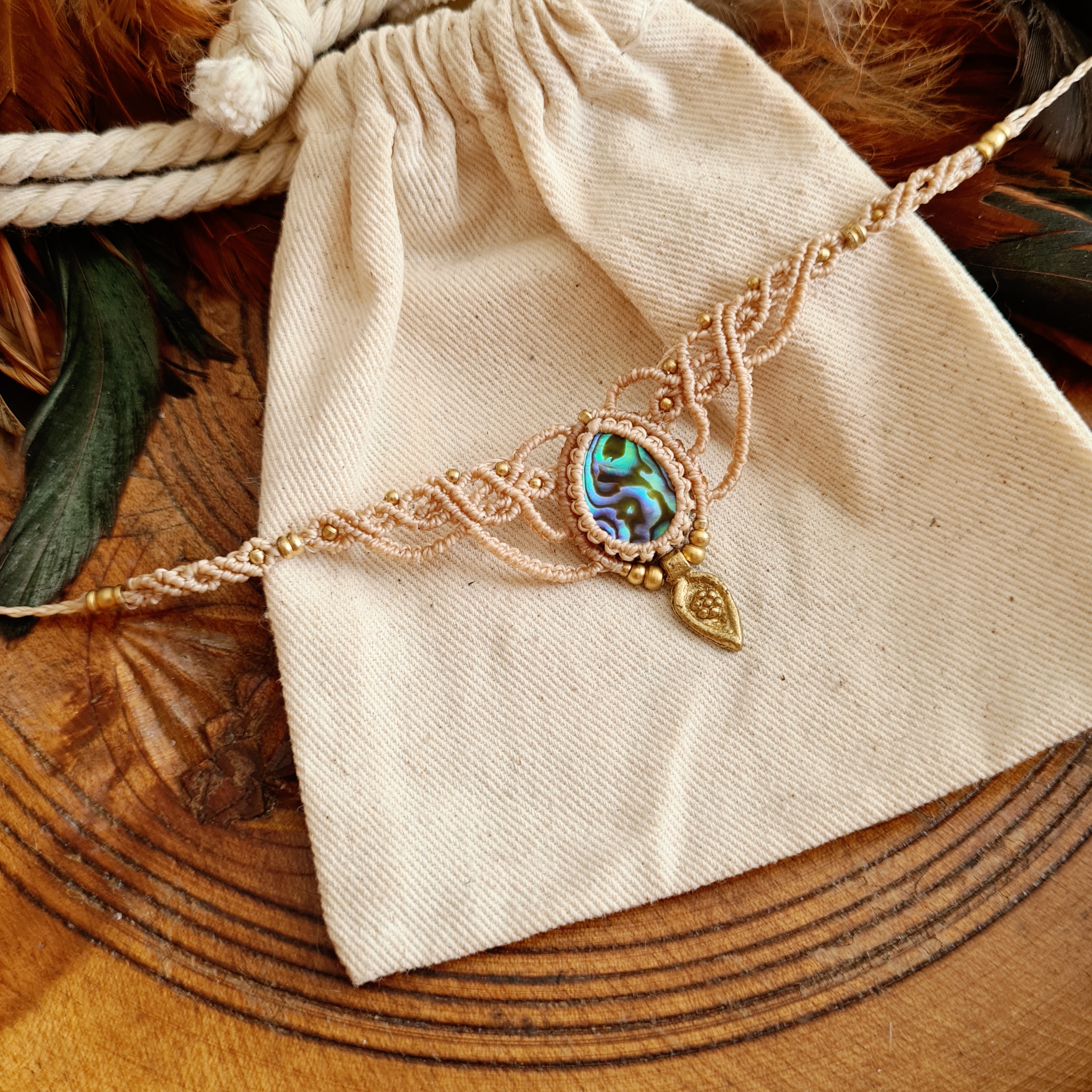 Macramé choker Abalone