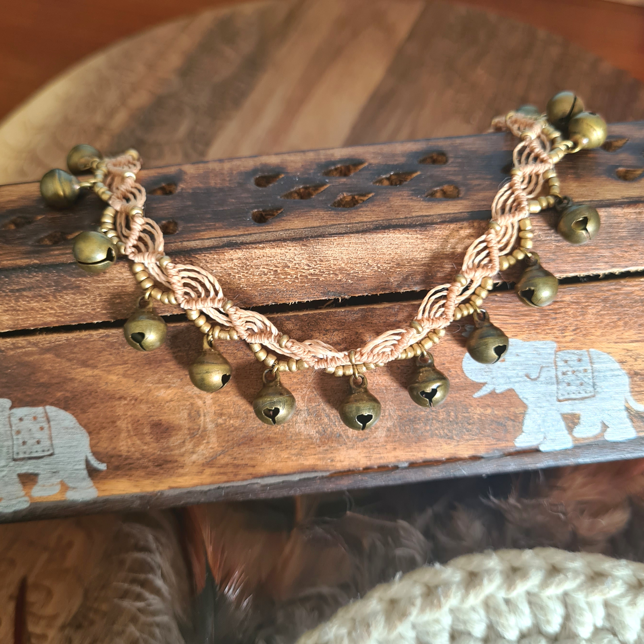 Macramé enkelbandje Belletjes
