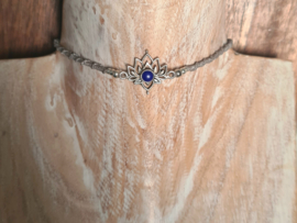 Macramé choker Lotus Lapis Lazuli