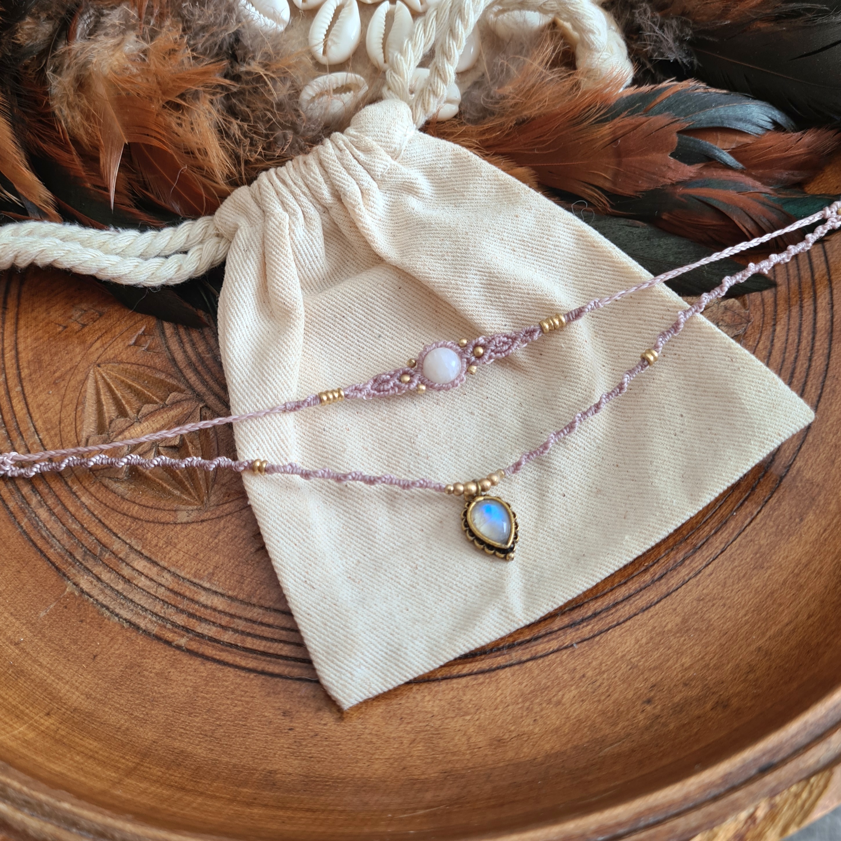 Double layered choker Maansteen