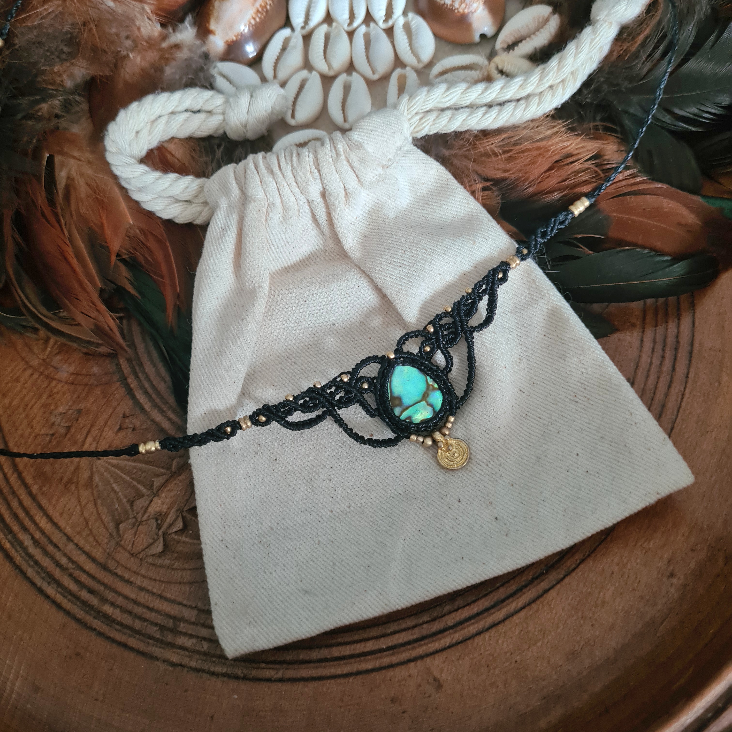 Macramé choker Abalone