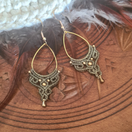Boho drops oorbellen Goud Sagegroen