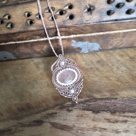 Macramé ketting  Maansteen
