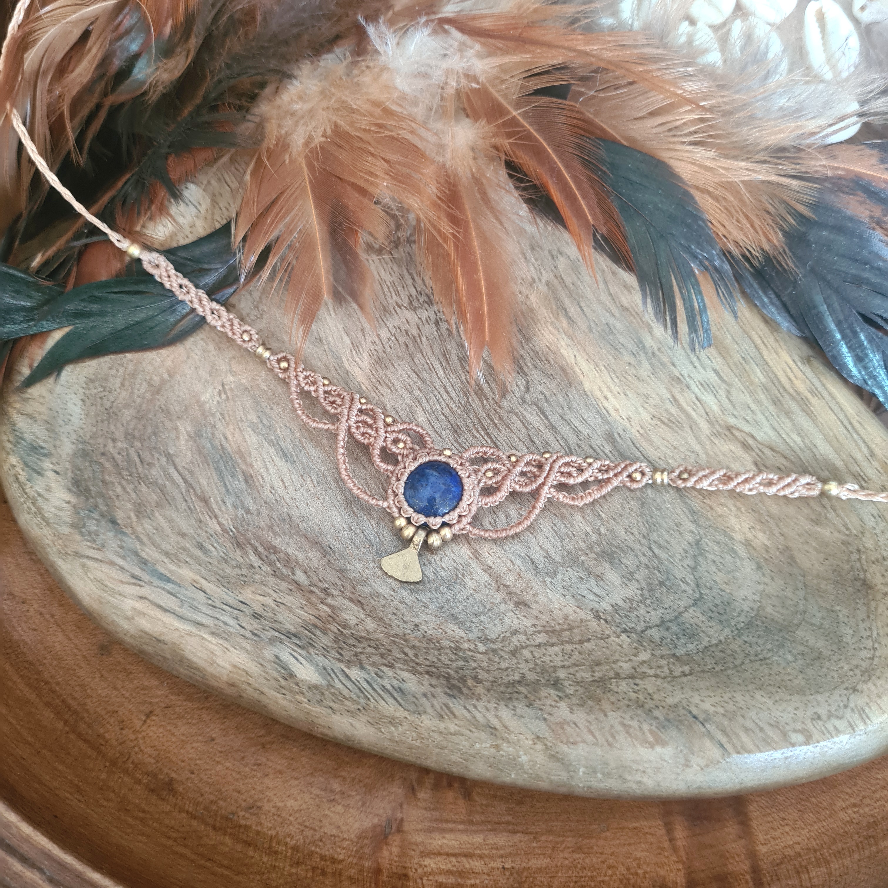 Macramé choker Lapis Lazuli