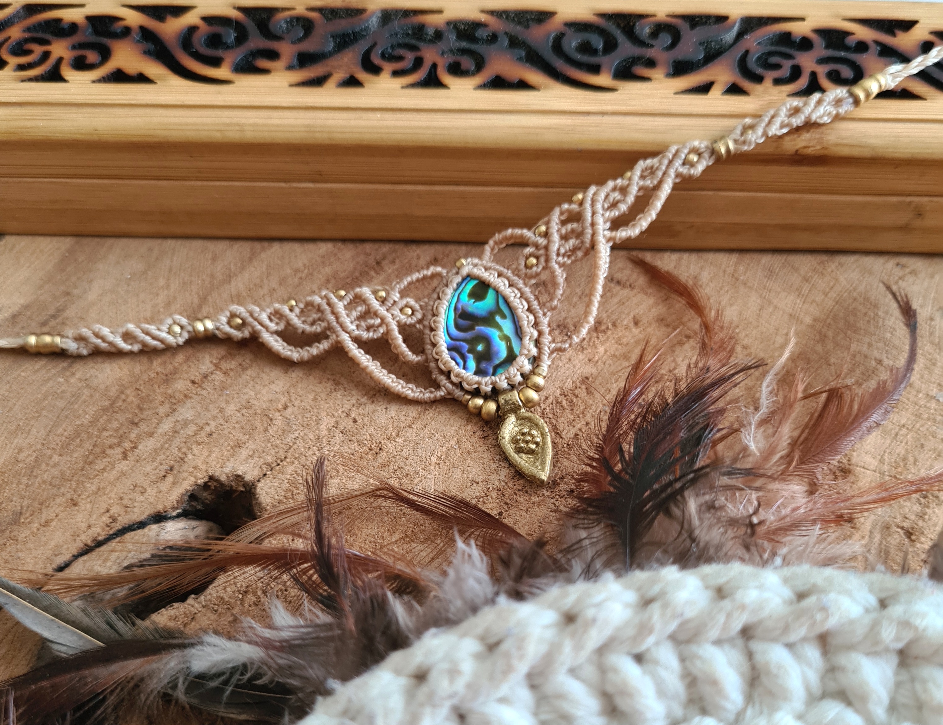 Macramé choker Abalone