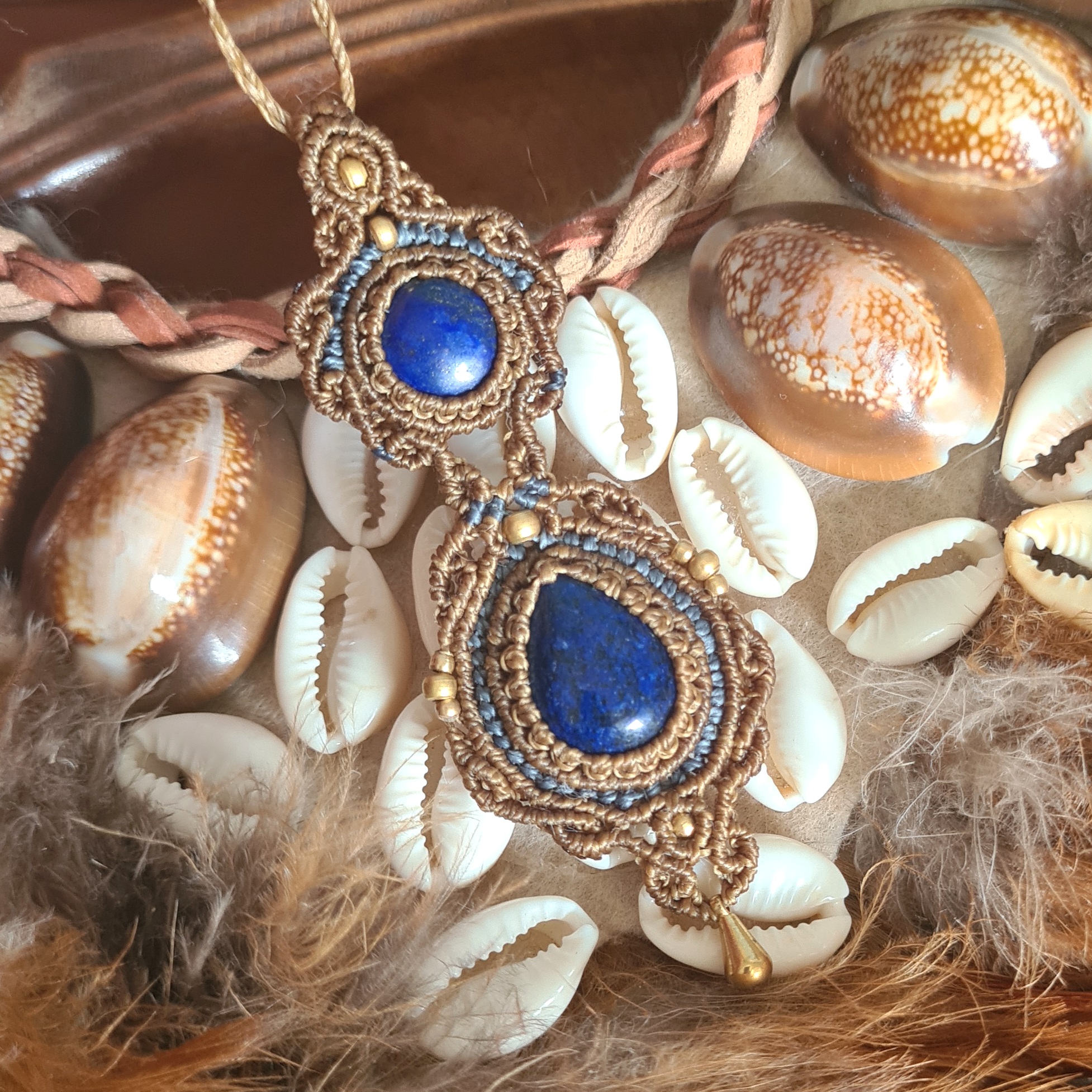 Macramé ketting Lotus Lapis Lazuli
