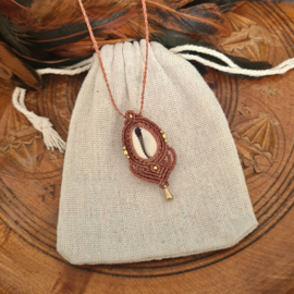 Macramé ketting Kauri schelp