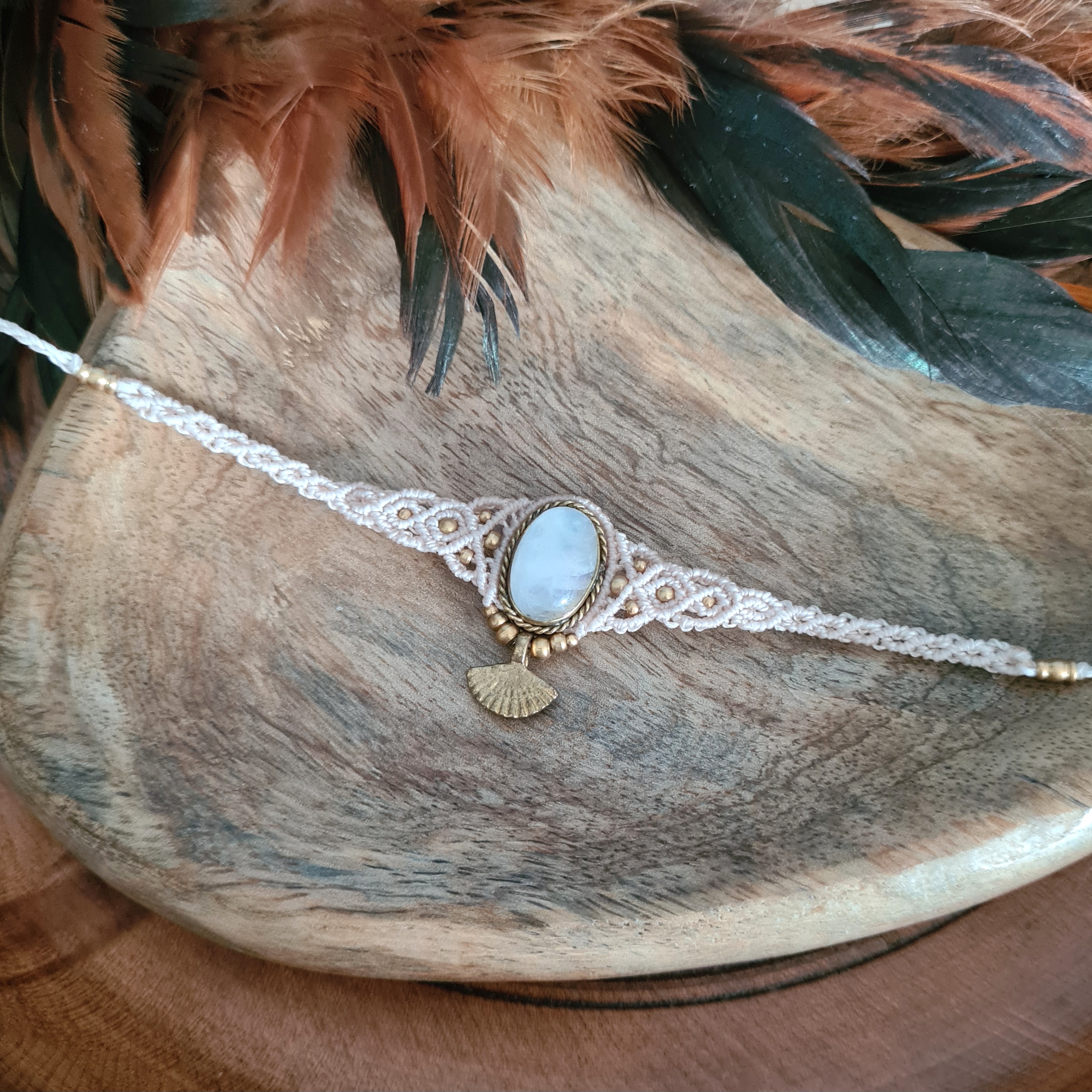 Macramé choker Maansteen