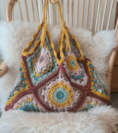Ibiza strandtas Granny square "Bruin"