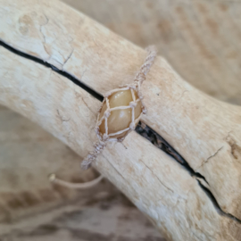 Macramé stone wrapped armband Calciet