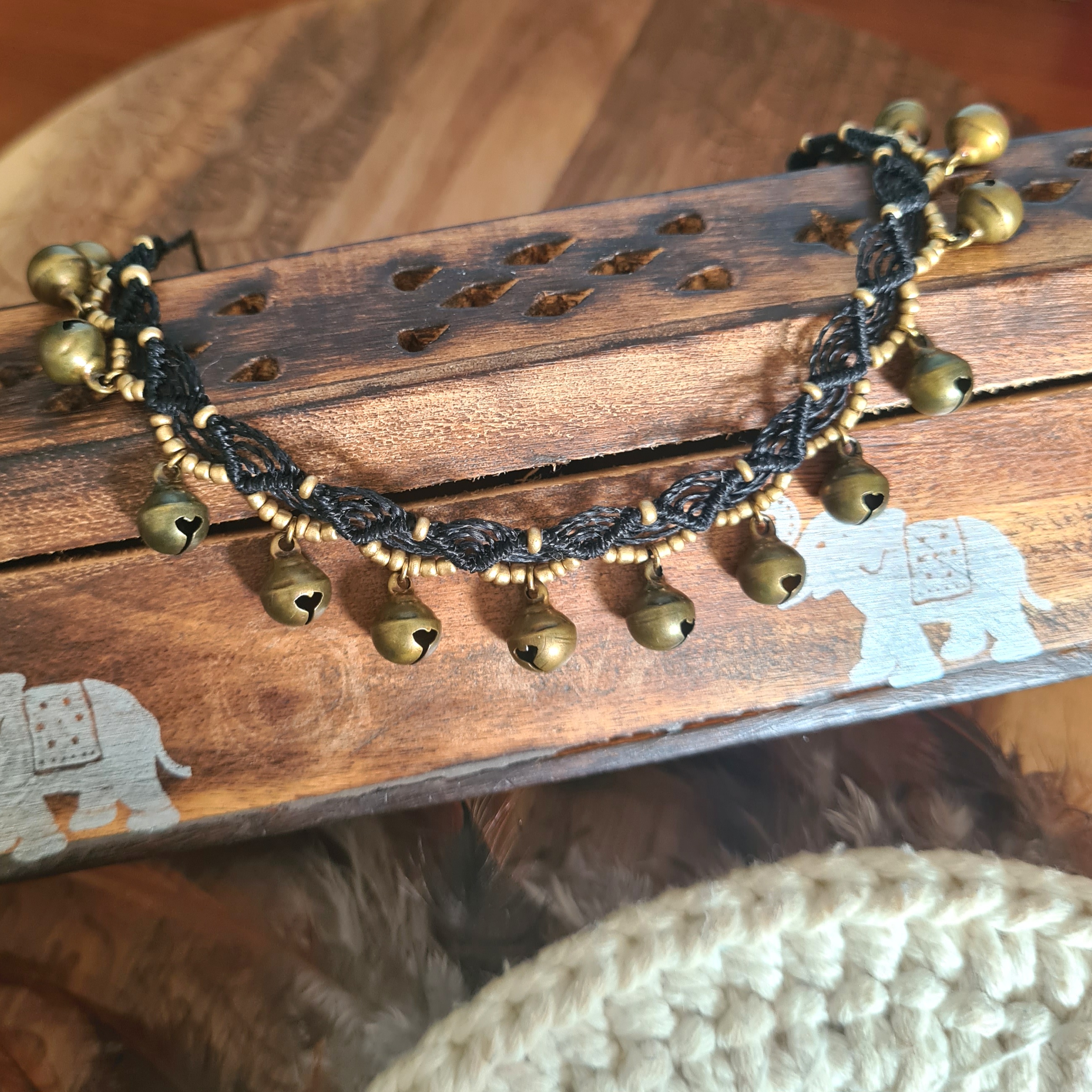 Macramé enkelbandje Belletjes