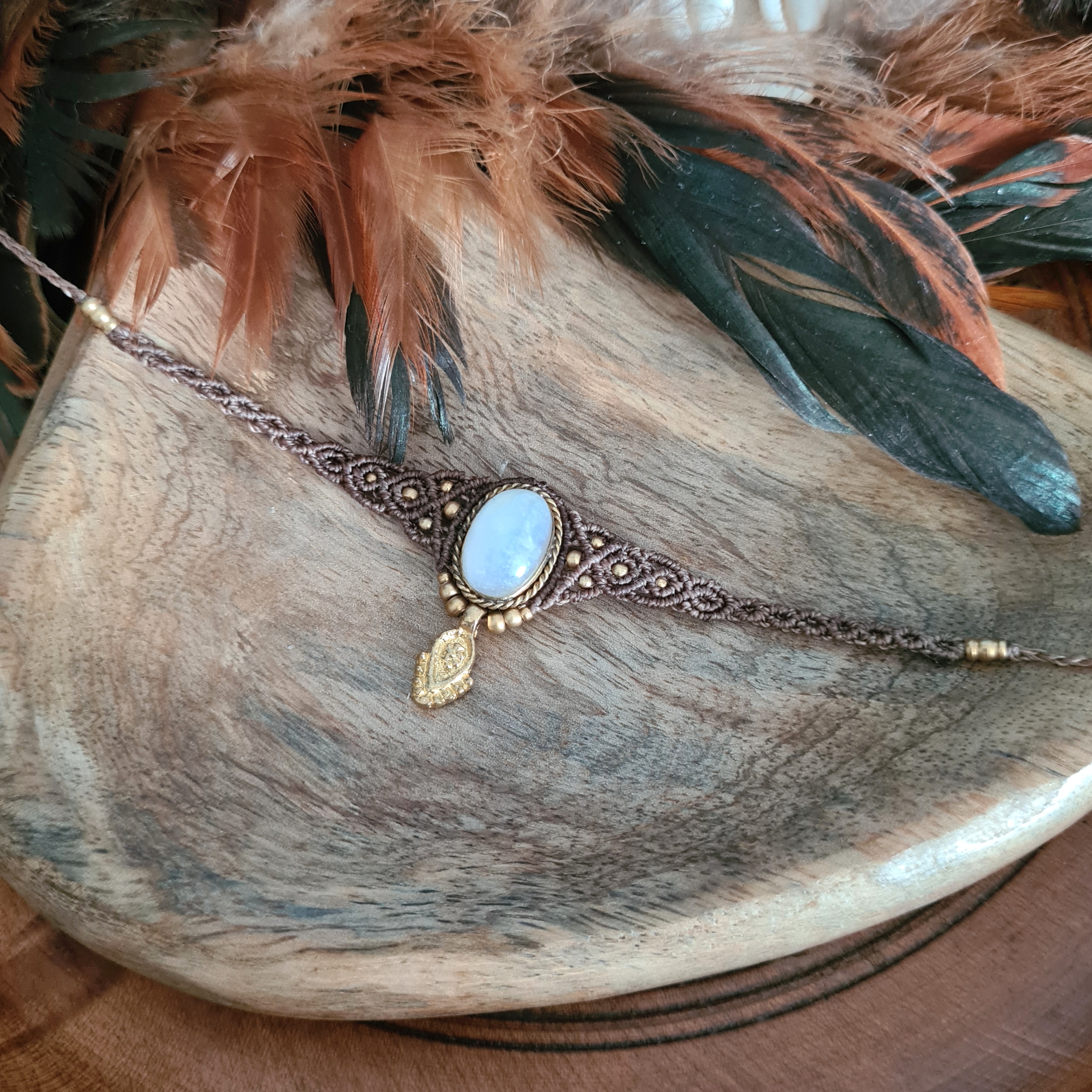 Macramé choker Maansteen