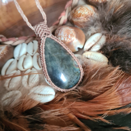 Macramé ketting Labradoriet